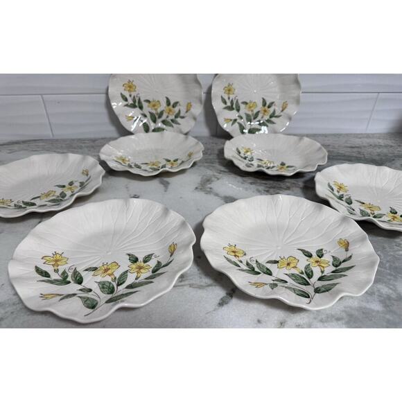 Vintage Rare Metlox Hand Painted Lolus Honeysuckle Ruffled Edge Plates Set - Picture 7 of 8